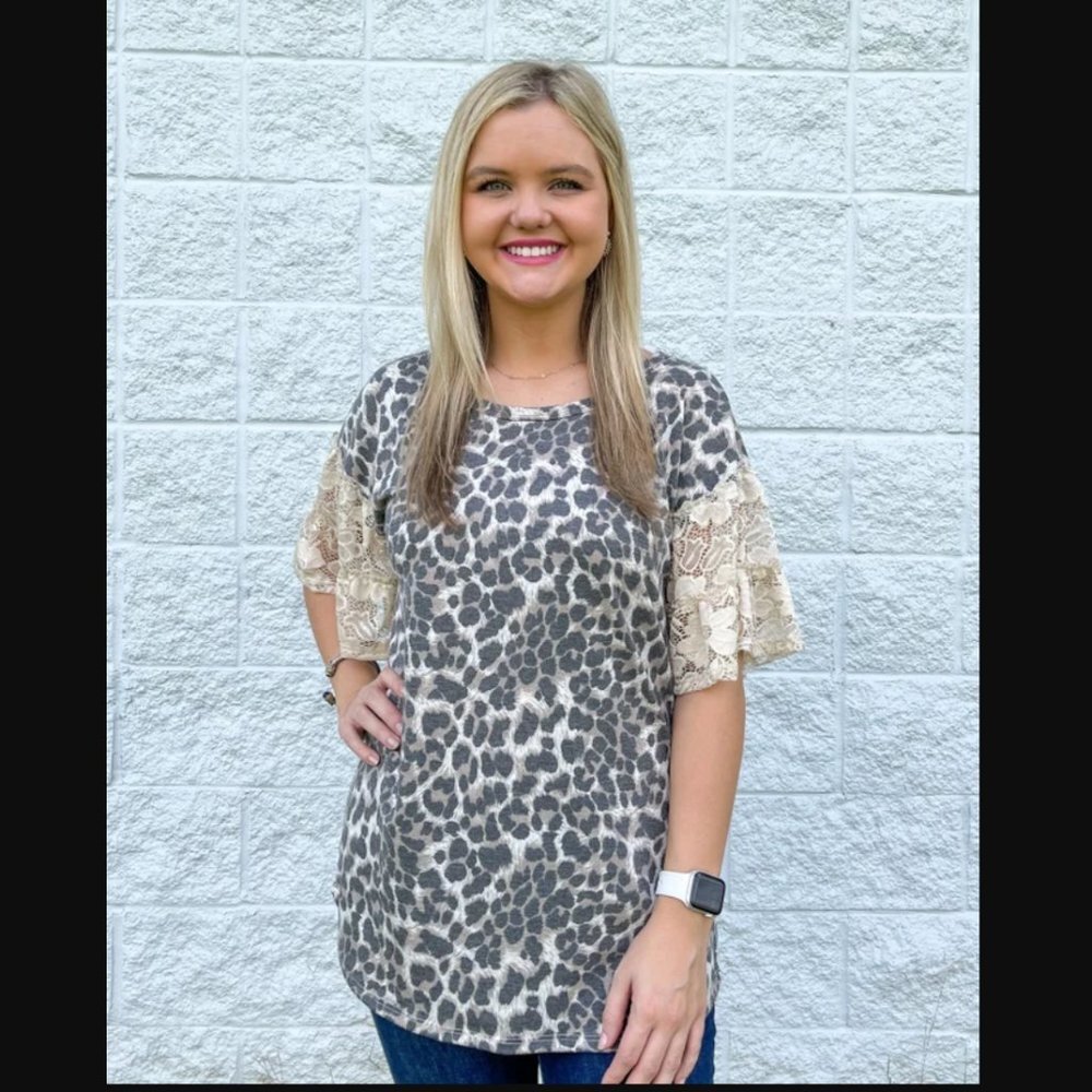 BiBi Jersey Knit Lace Sleeve Leopard Print Round Hem Top - Size Small - Picture 3 of 5